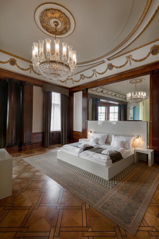 Hotel Okresni Dum Hradec Králové Oda fotoğraf