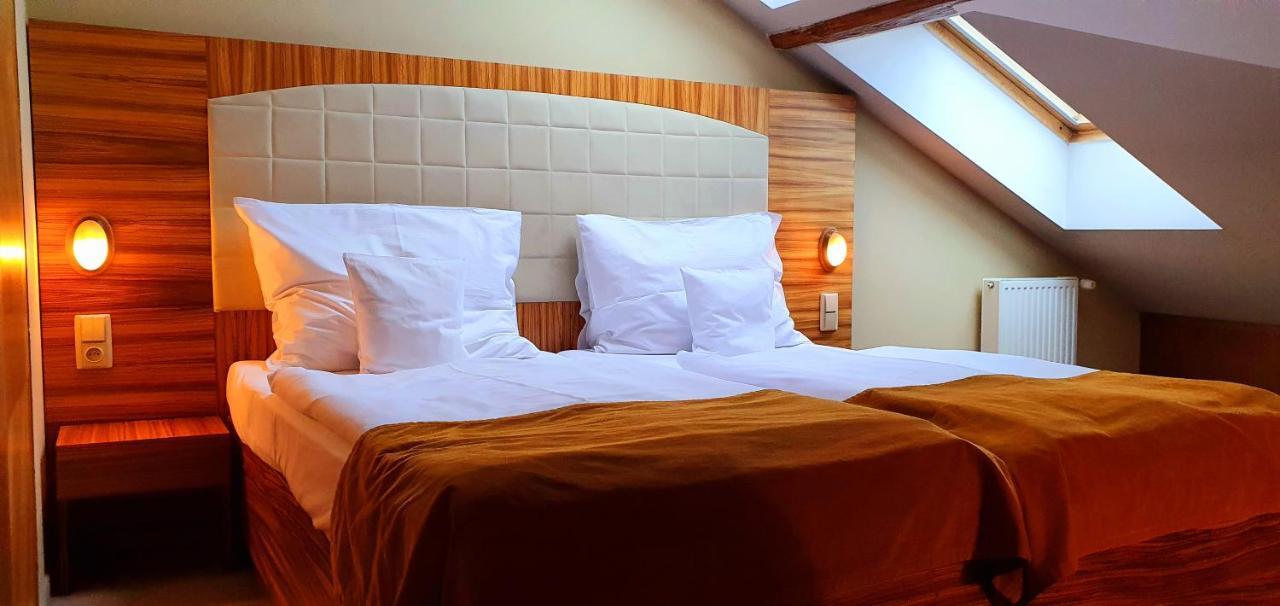 Hotel Okresni Dum Hradec Králové Dış mekan fotoğraf